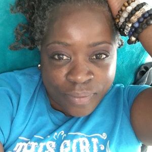 Meet your Posher, Adrienne